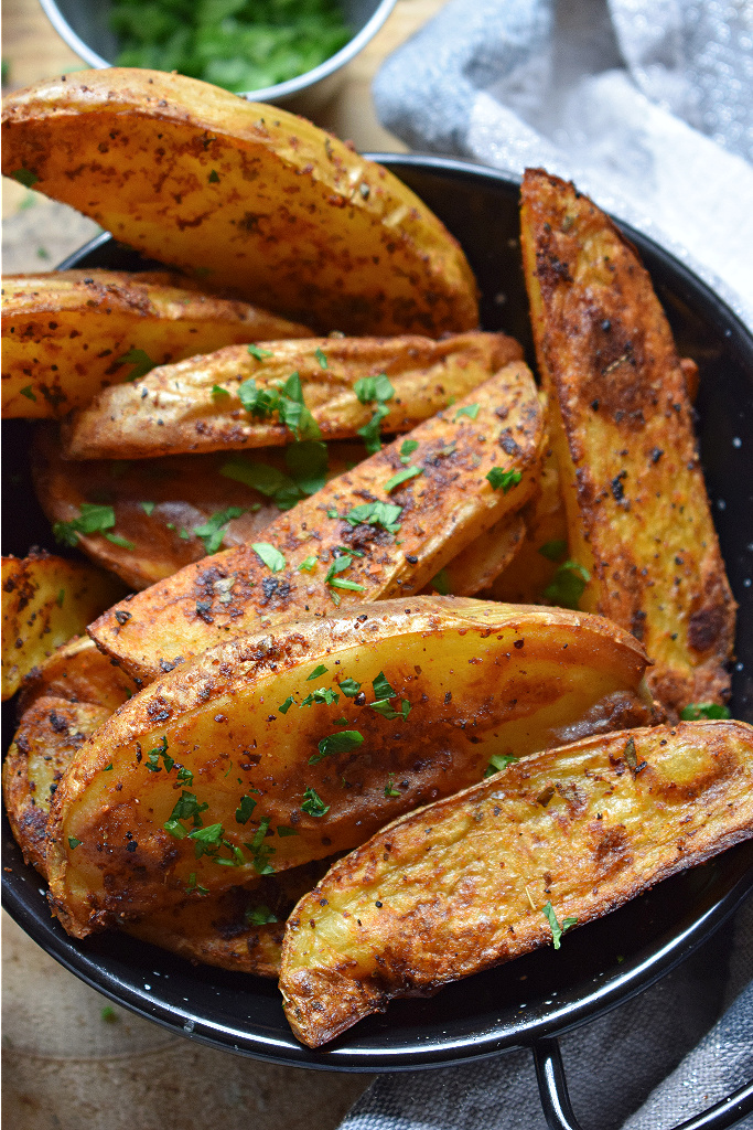 CLOSE UP OF THE SPICED POTATOES