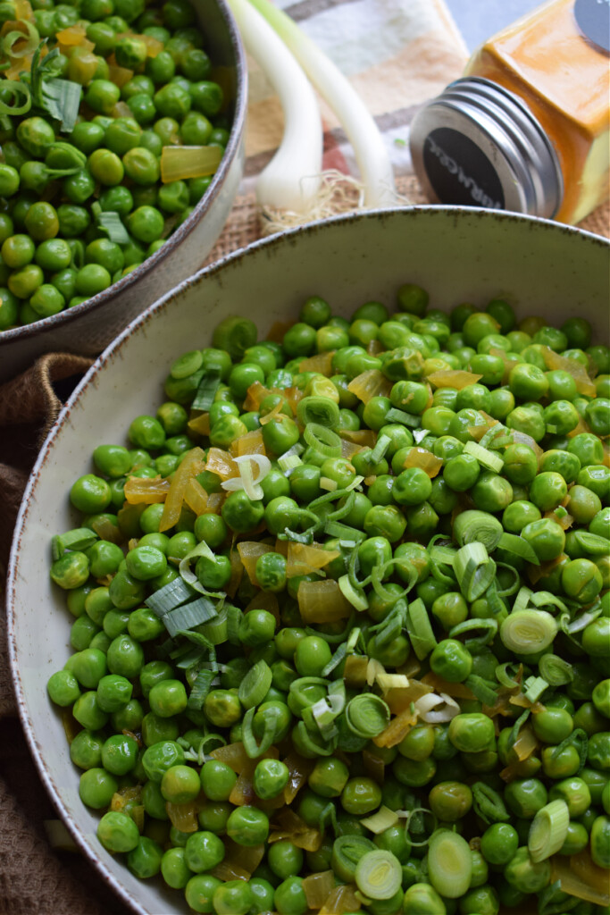 Indian spiced peas in a bowl.
