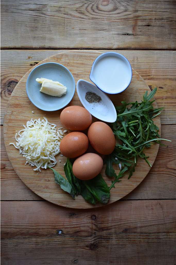 Ingredients to make the mozzarella and basil omelette