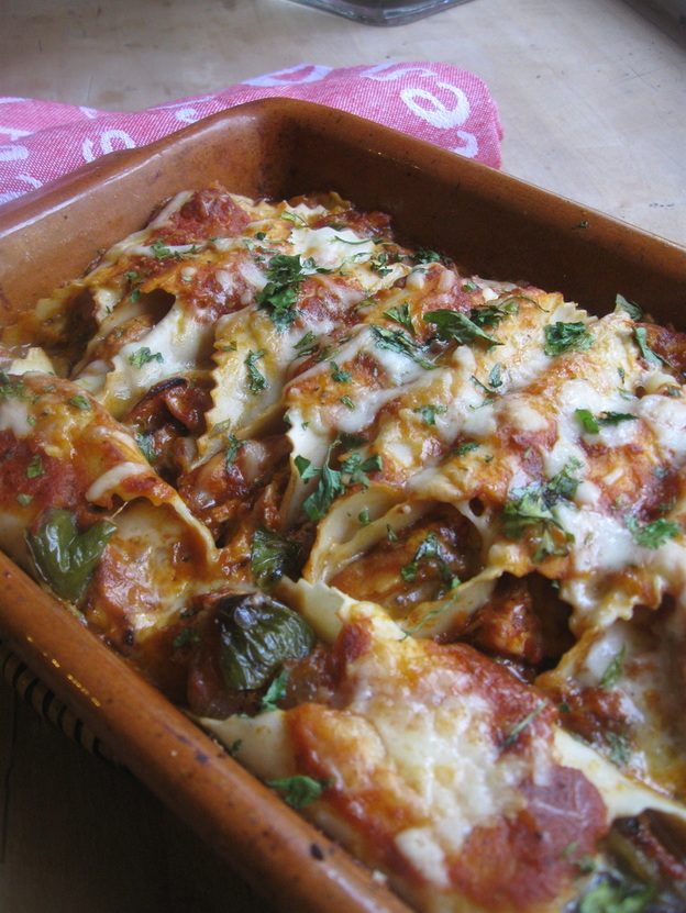 close up of the Roasted Pepper & Caramelized Onion Cannelloni