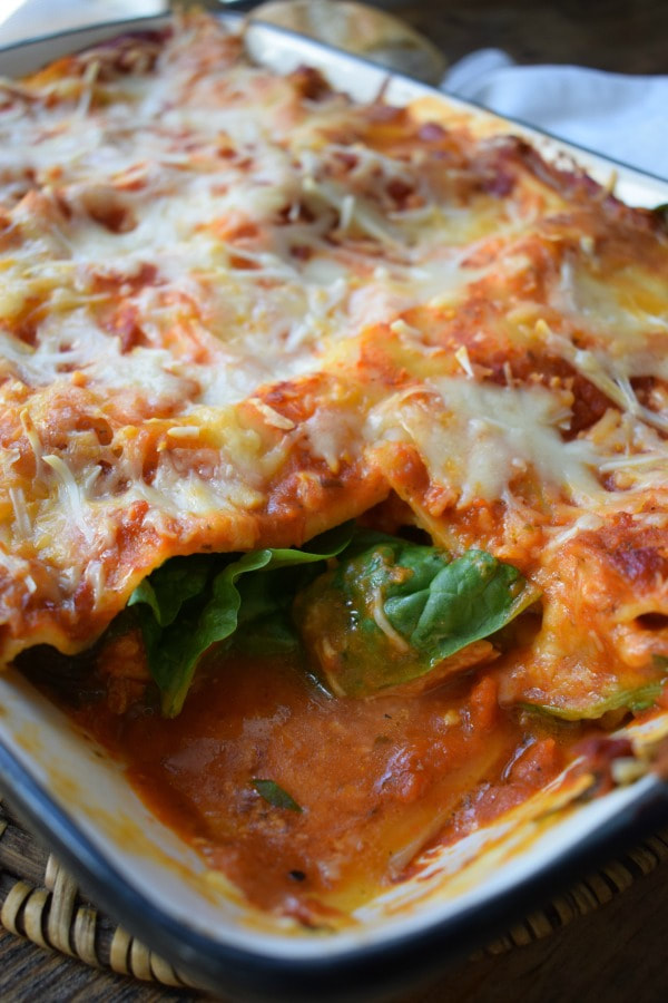 close up of teh chicken and spinach lasagna