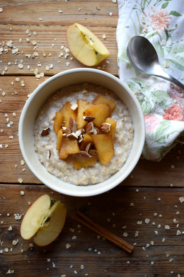 apple cinnamon breakfast oats