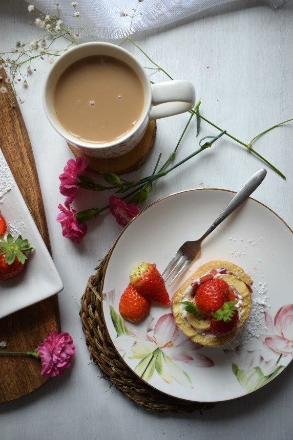 Strawberry & Cream Swiss Roll Cake image