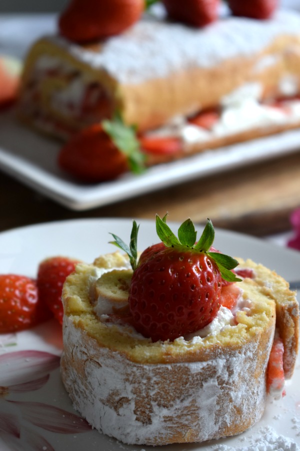 Strawberry & Cream Swiss Roll Cake image