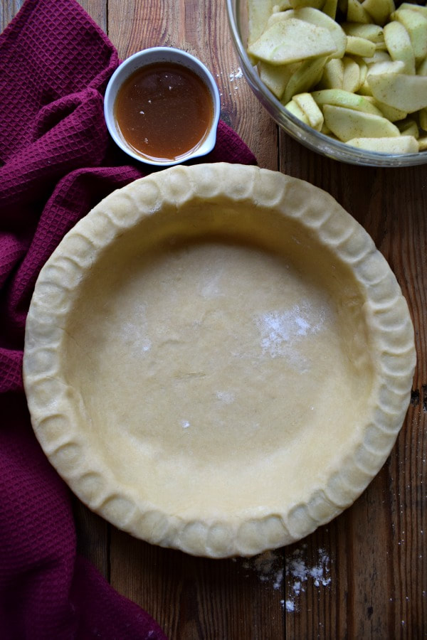 pastry shell and apples