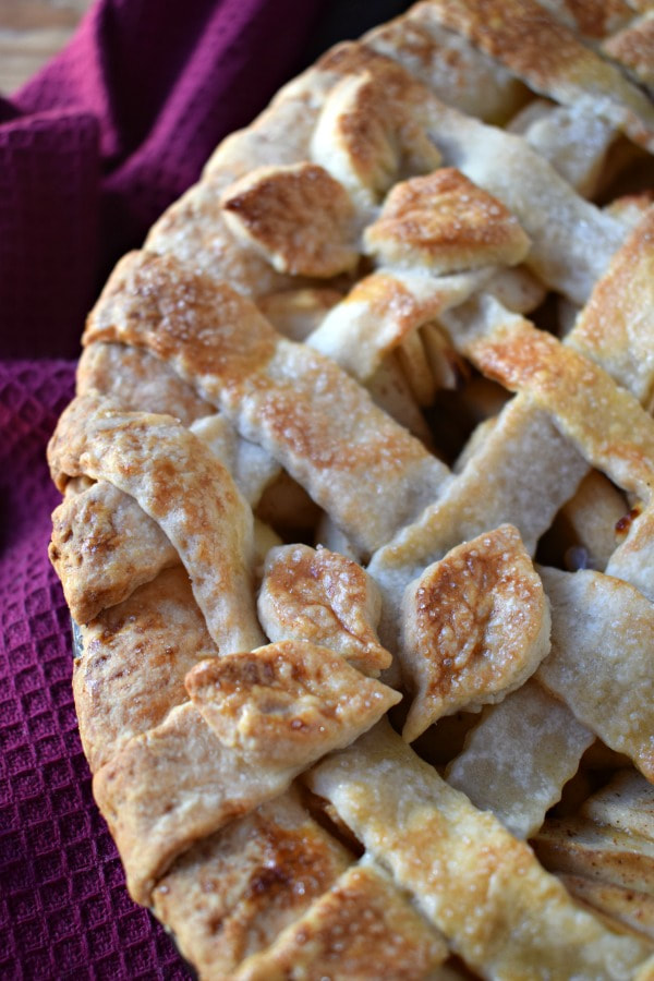 close up of the Classic Apple Pie