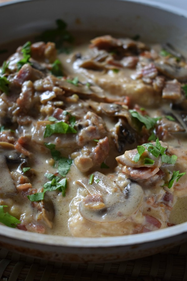 Creamy Skillet chicken with Bacon in a skillet