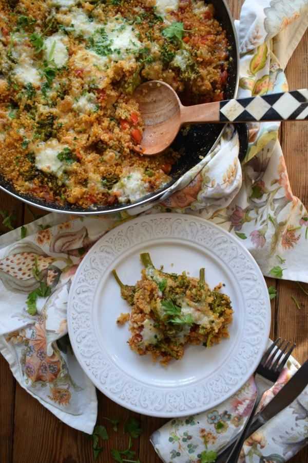 Table setting of the Stove Top Chicken & Quinoa