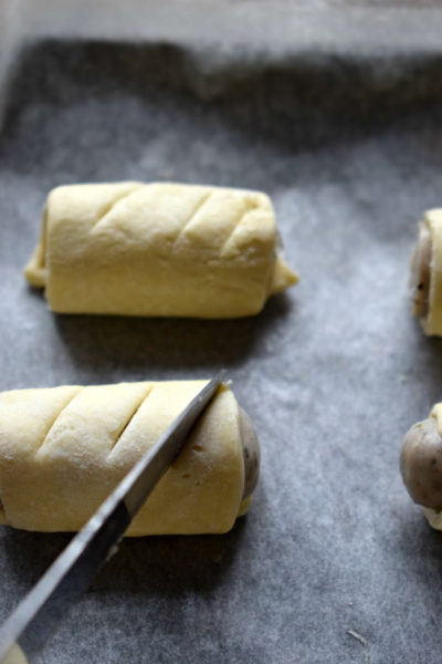 Easy Sausage Rolls - Julia's Cuisine