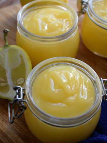lemon curd in glass jars.