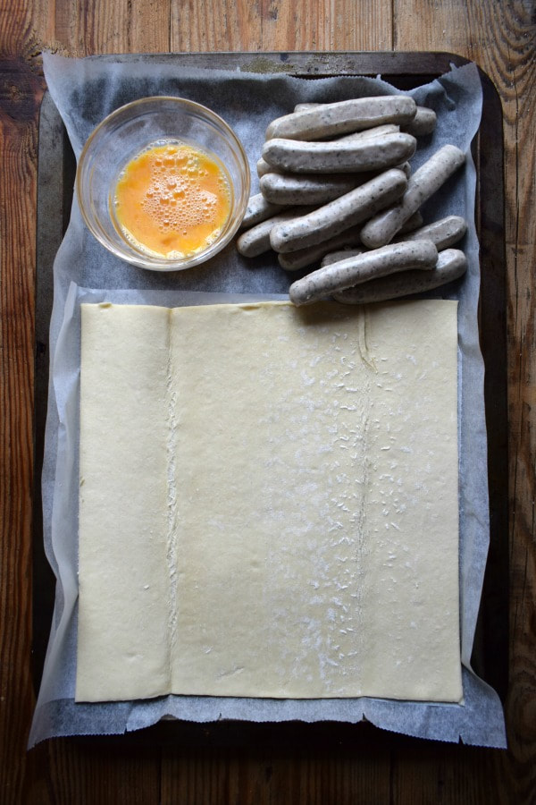 ingredients to make the sausage rolls