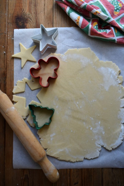 Butter cream Topped Sugar Cookies - Julia's Cuisine