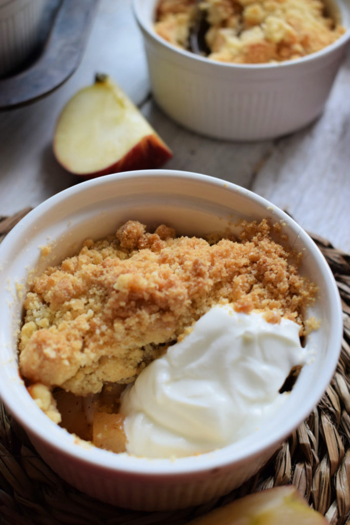 close up of teh mini apple and cinnamon crumbles