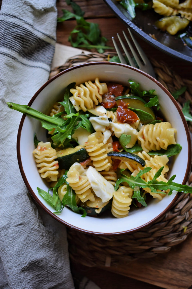 Easy Red Pesto Pasta Salad Julias Cuisine