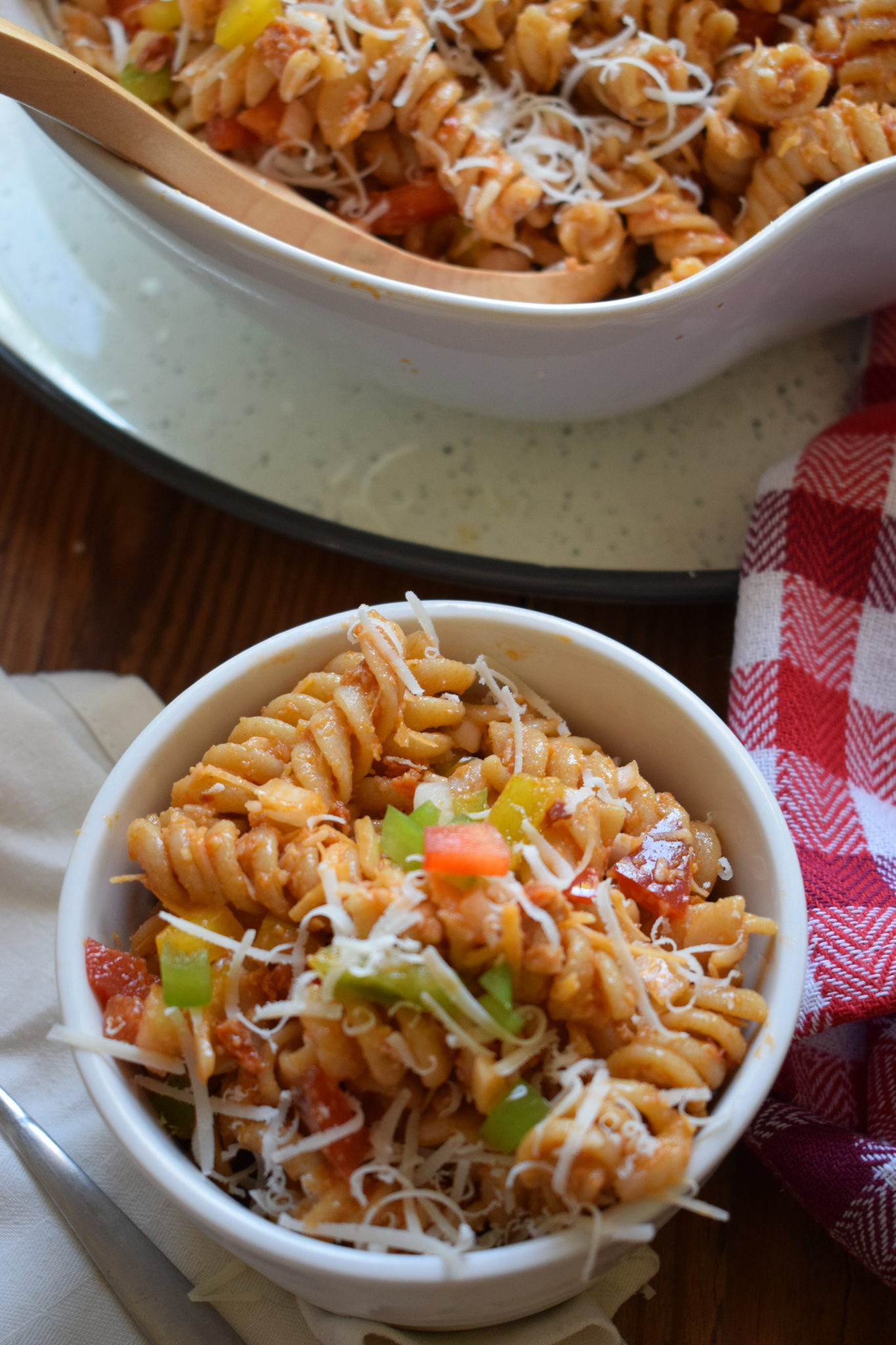 Easy Red Pesto Pasta Salad - Julia's Cuisine