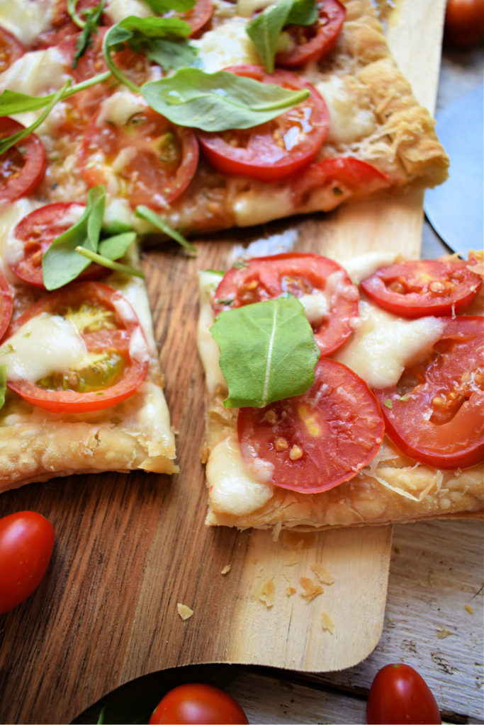 close up of the easy puff pastry tomato tart