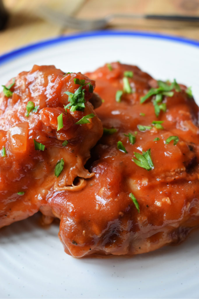 close up of the slow cooker barbecue chicken