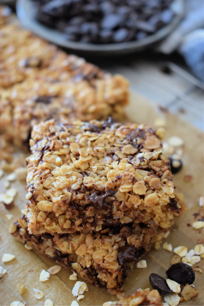 CHOCOLATE CHIP FLAPJACKS WITH OATS AND CHOCOLATE CHIPS