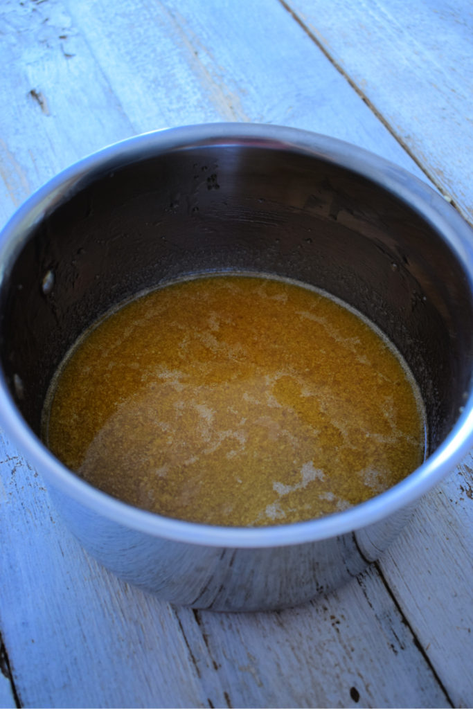 A sweet melted butter in a saucepan.