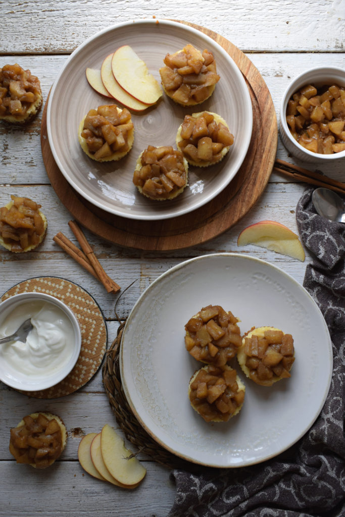 OVER HEAD TABLE SETTING VIEW OF THE MINI APPLE PIE CHEESECAKES