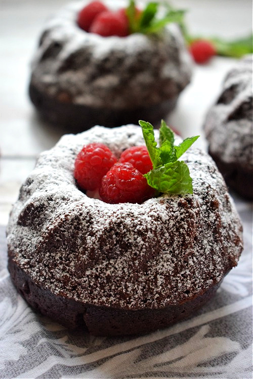 mini chocolate bundt cakes