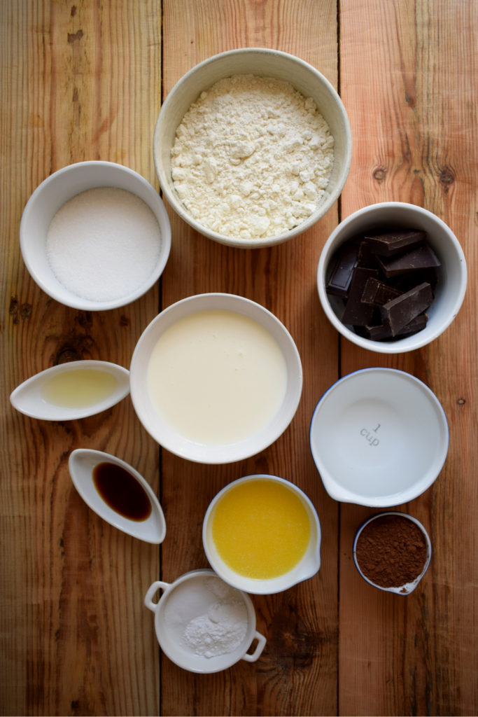 ingredients to make a easy chocolate cake