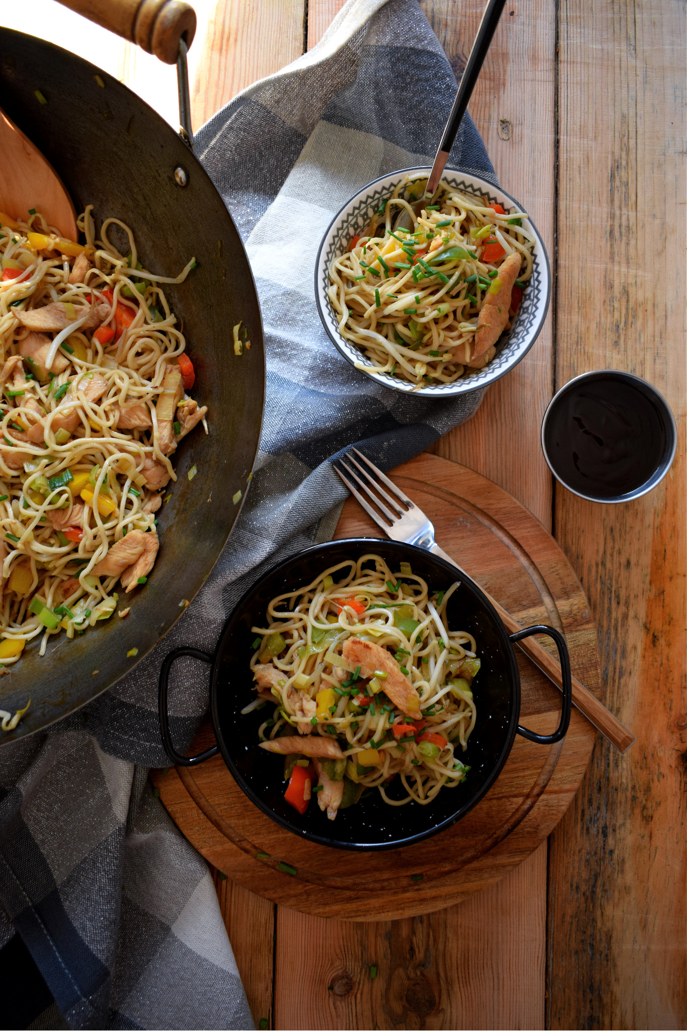 Singapore Style Chicken Noodle Stir Fry - Julia's Cuisine