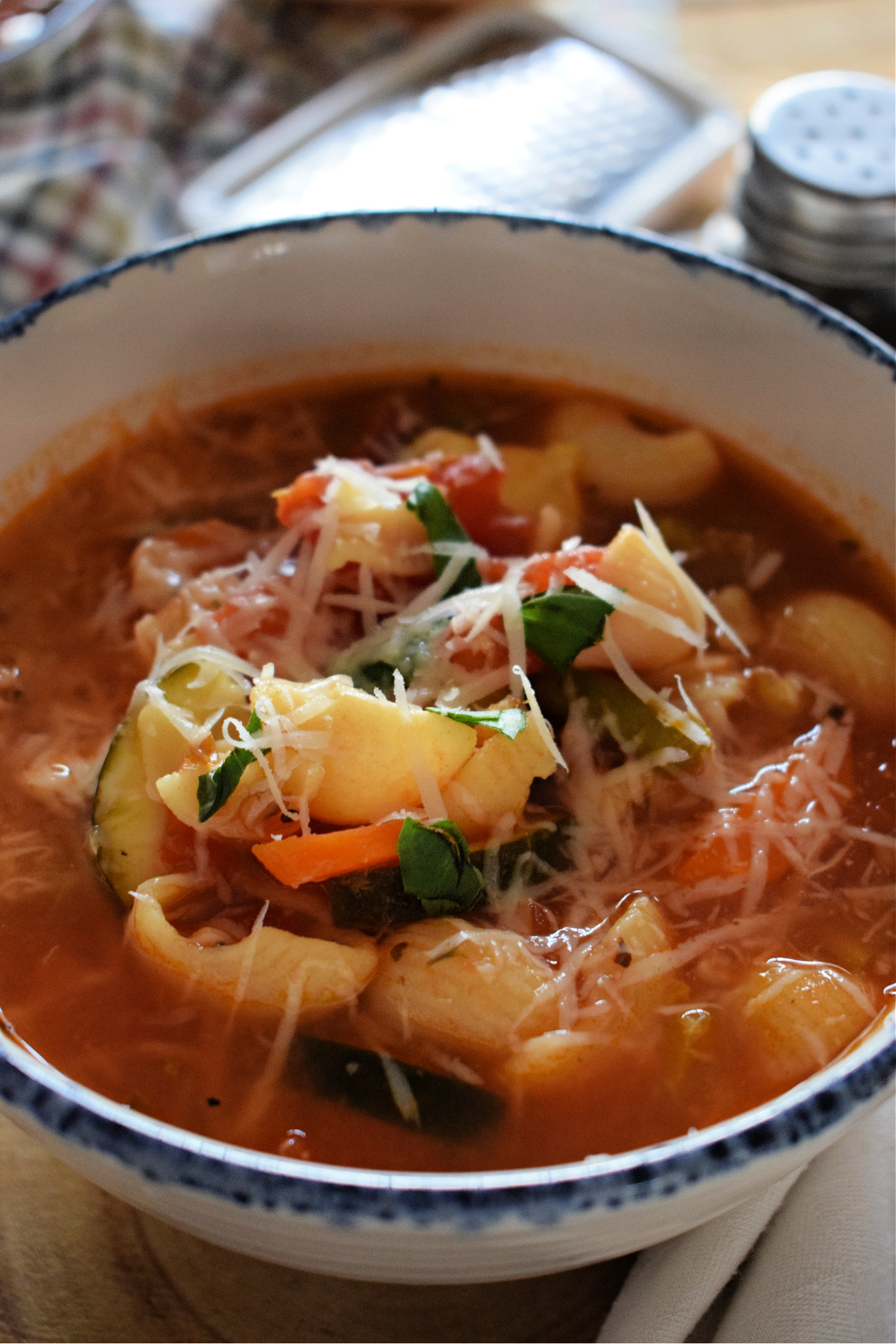 Slow Cooker Minestrone Soup - Julia's Cuisine