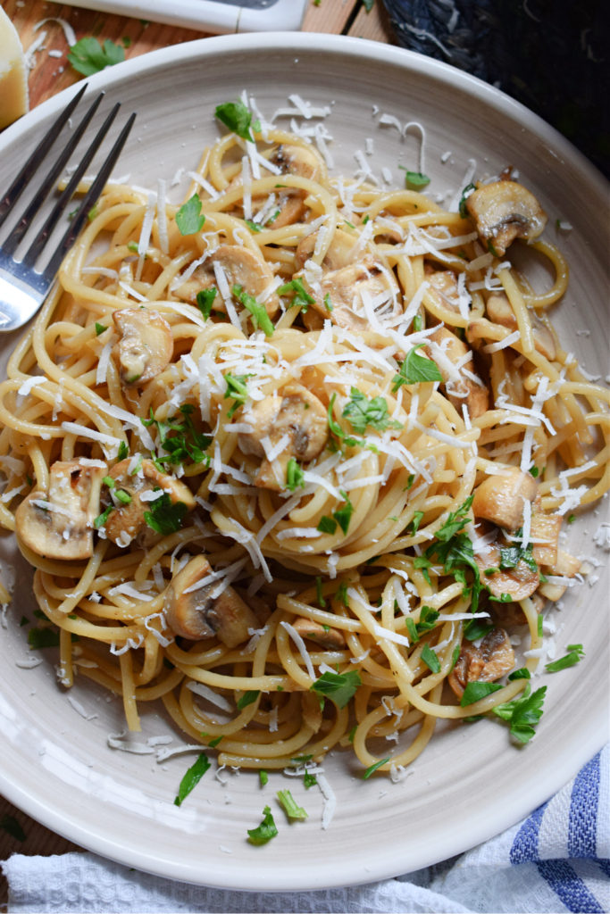 Garlic Mushroom pasta on a plate image