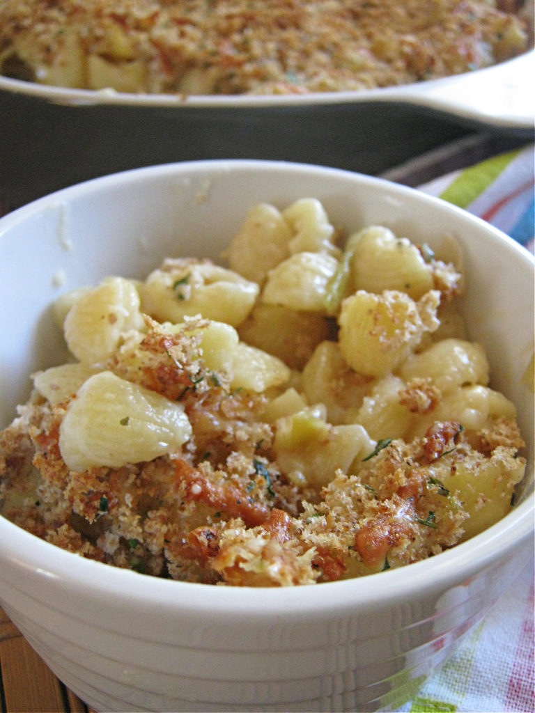 close up of the macaroni and cheese