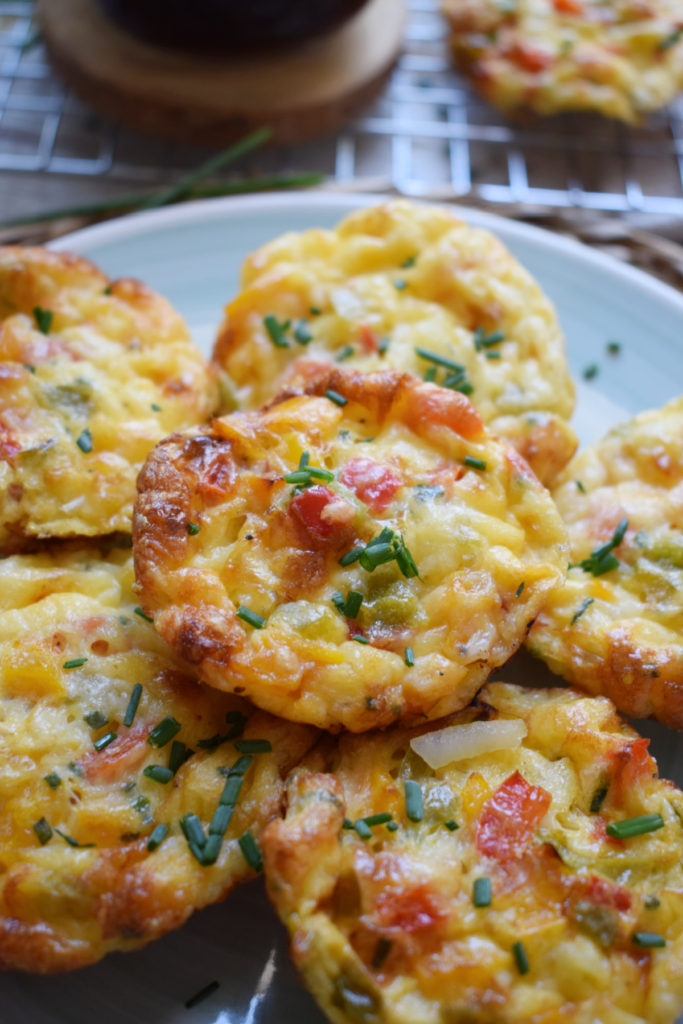 close up of the bell pepepr and egg breakfast muffins
