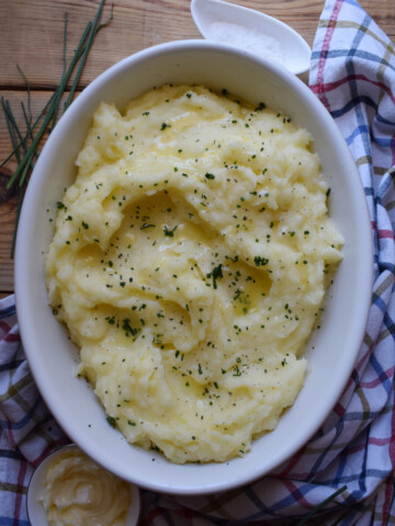 over head view of the fluffy mashed potatoes recipe