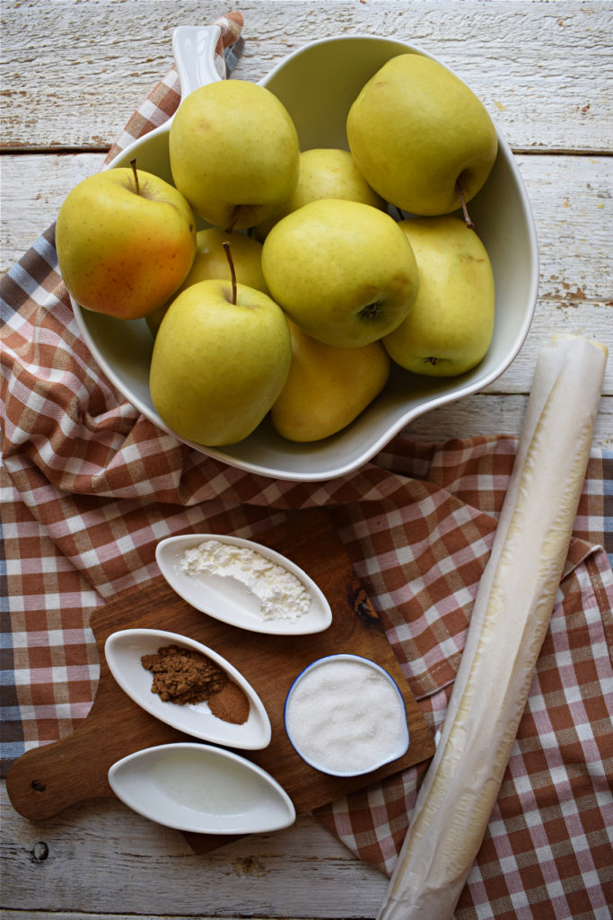 ingredients to make the puff pastry apple tart