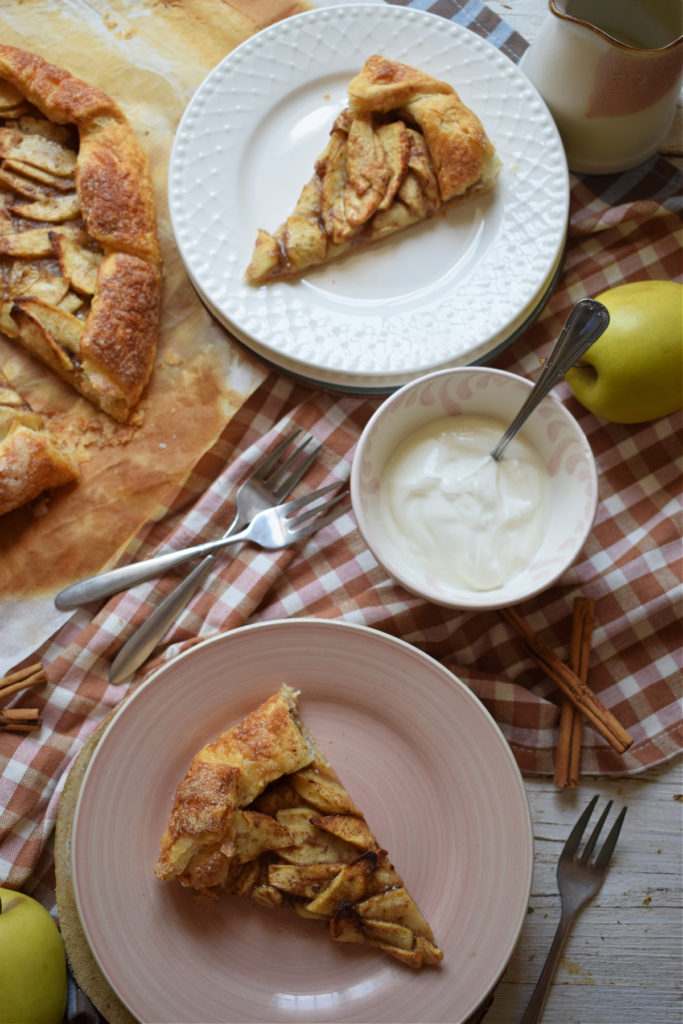 Pastry apple galette using frozen puff pastry and apple slices