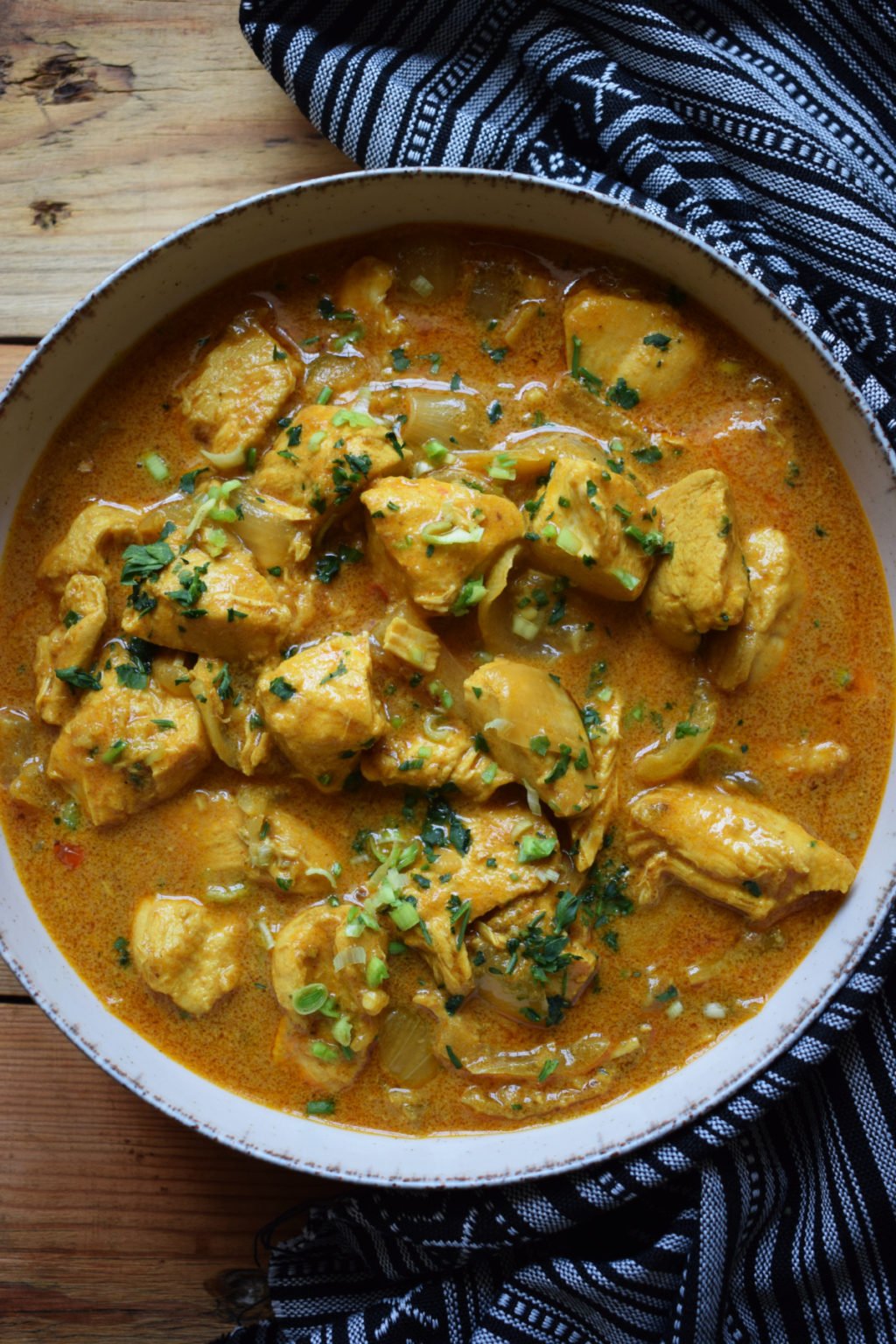 Slow Cooker Curry Chicken With Coconut Milk Julia S Cuisine