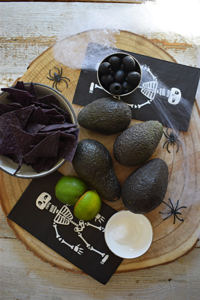 ingredients to make the easy halloween guacamole