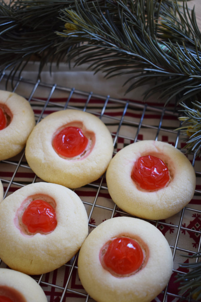 whipped shortbread with christmas garland