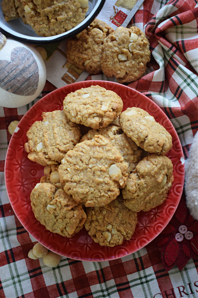 oatmeal macadamia nut cookies on a christmas plate