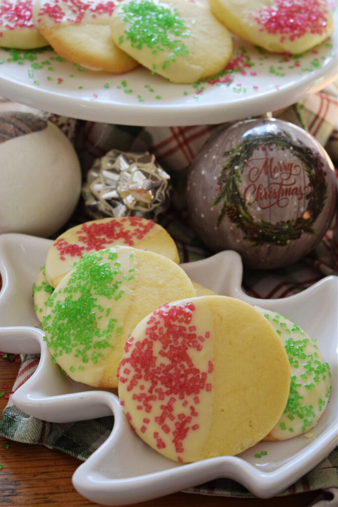 Shortbread cookies on a Christmas plate.