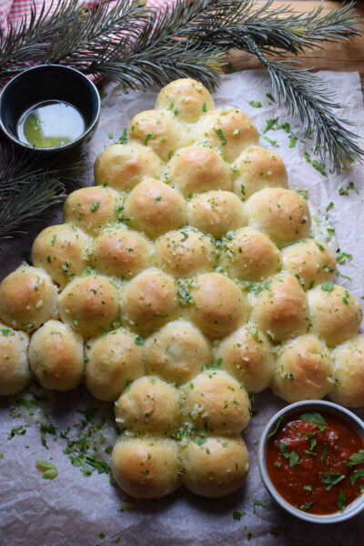 Cheesy Pull apart Christmas Bread - Julia's Cuisine