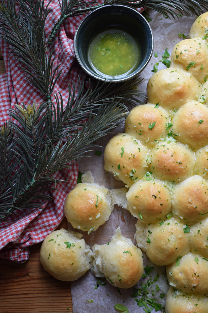 Christmas Tree bread rolls with garlic butter.