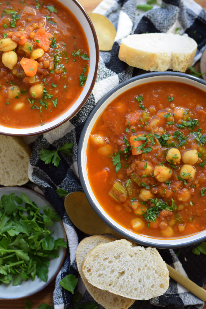 Spiced moroccan soup in two bowls.