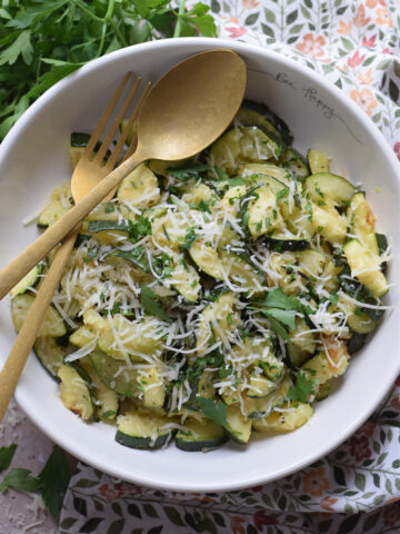 Parmesan zucchini in a bowl.