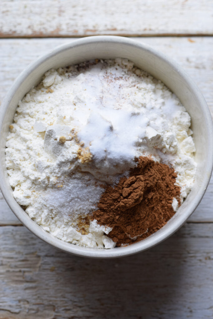 Dry ingredients in a bowl to make cookies.