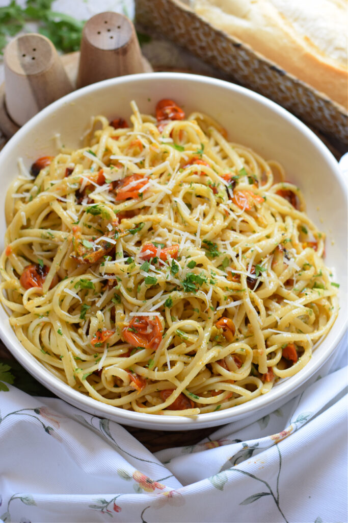 Roasted tomato pasta in a bowl.