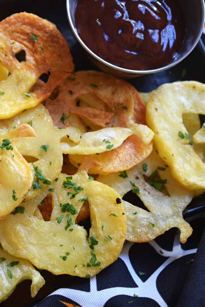 Close up of jack-o-lantern-potato-chips-image