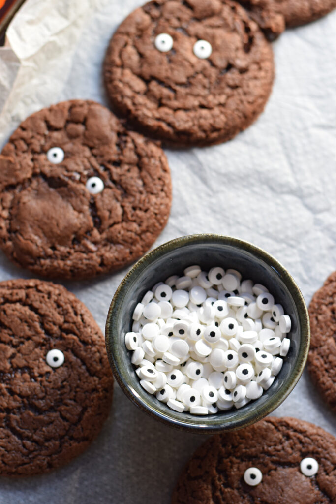 Decorated Halloween chocolate cookies.