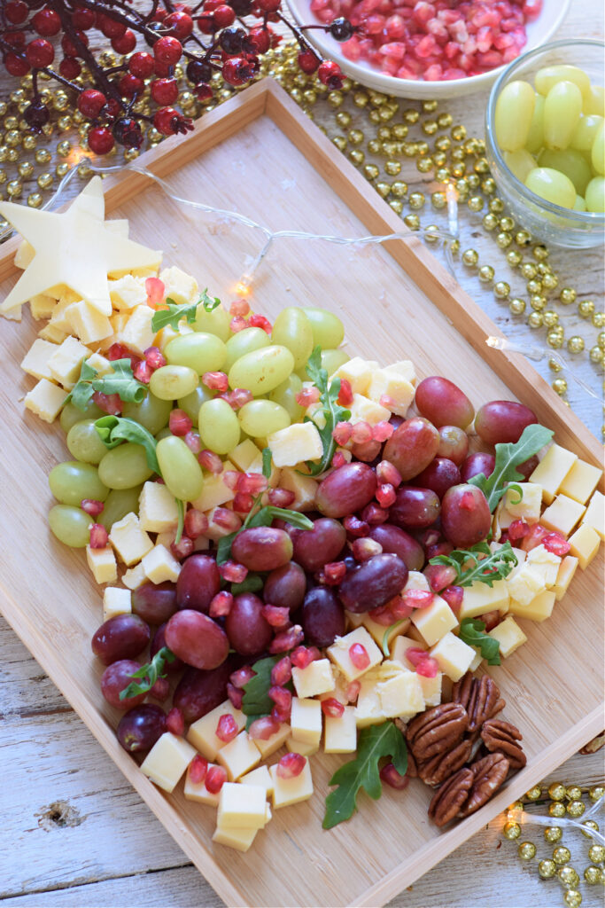 Fruit platter shaped like a christmas tree.