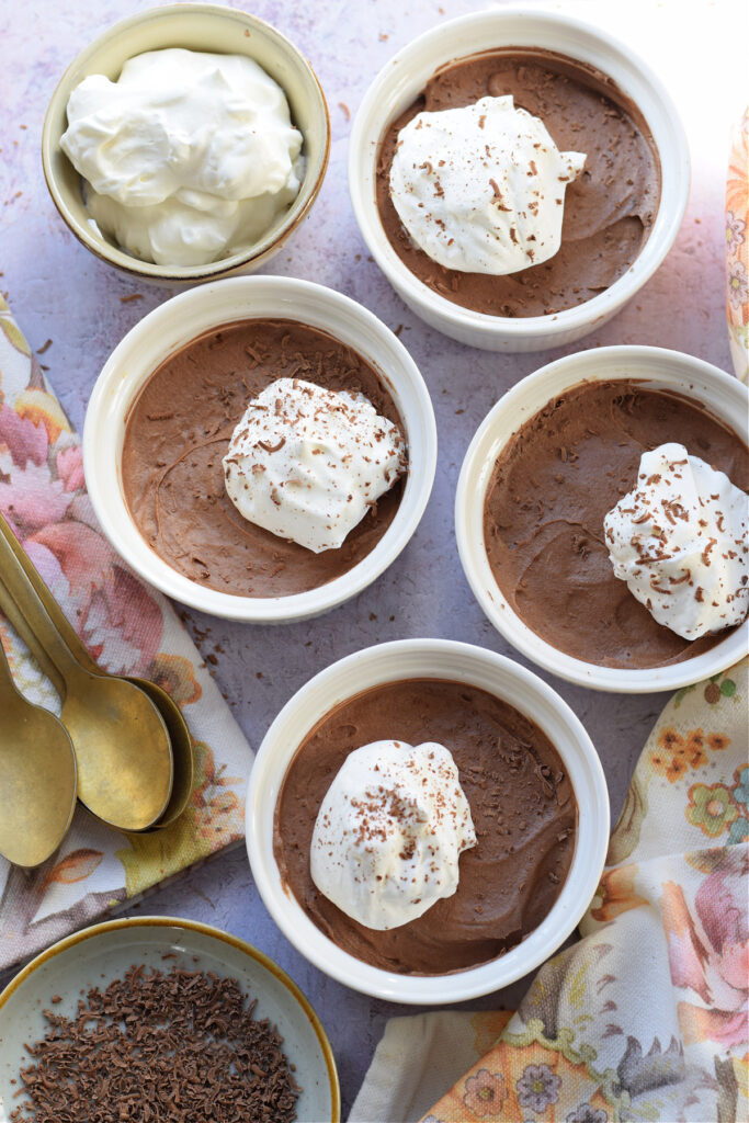 Chocolate mousse in serving dishes.