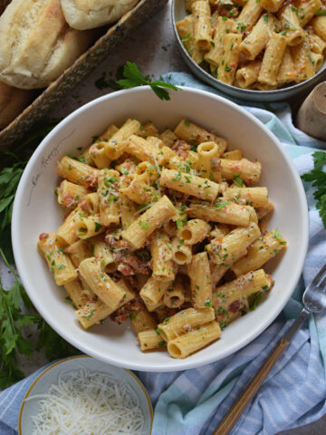 Tomato pasta in a bowl.